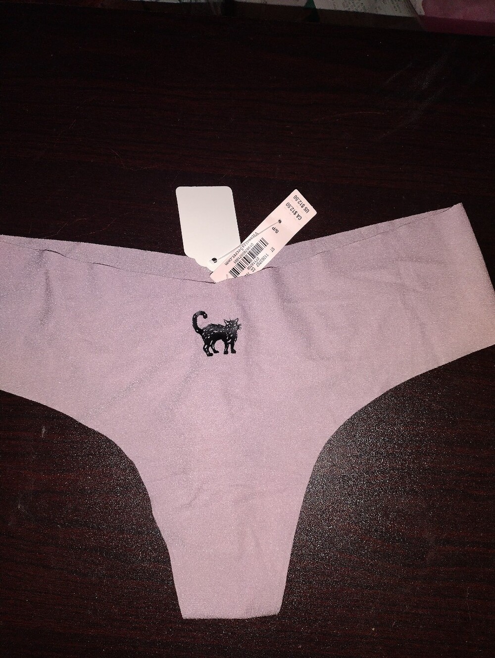 NWT Victoria's Secret Seamless Lilac Thong with Cat Embroidery Small